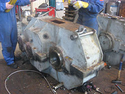 Service on a CFEM gearbox