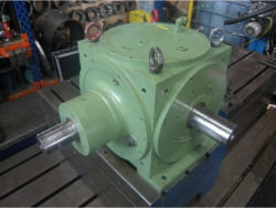 Inspection and repair of FLENDER SPL290 gearbox