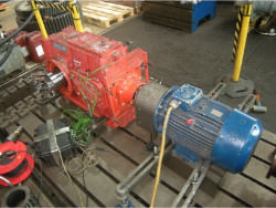 Inspection and repair of FLENDER T3-DH-9-B gearbox