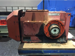 Inspection and repair of FLENDER T3-DH-9-D gearbox