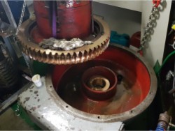 Inspection and repair on NKM gearbox