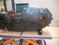 Inspection and repair on WGW gearbox