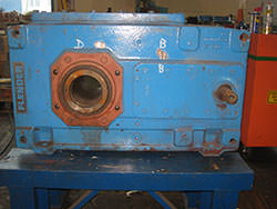 Service on a FLENDER gearbox