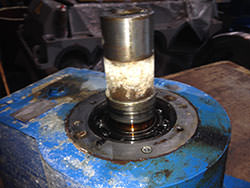 Service on a FLENDER gearbox