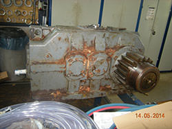 Service on a PIV gearbox