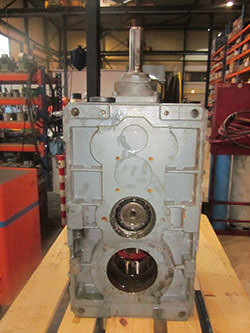 Service on a PIV gearbox